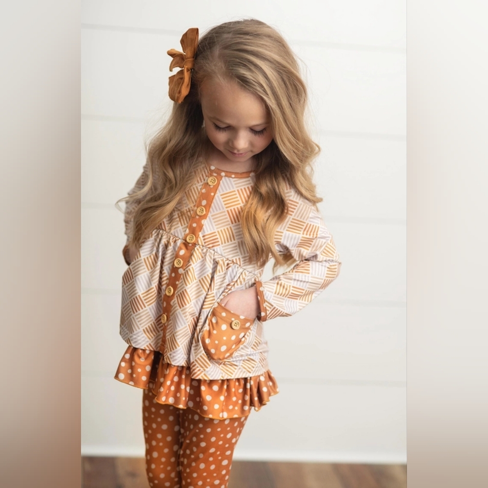 Girls' Orange and White Outfit Set - Picture 2 of 2